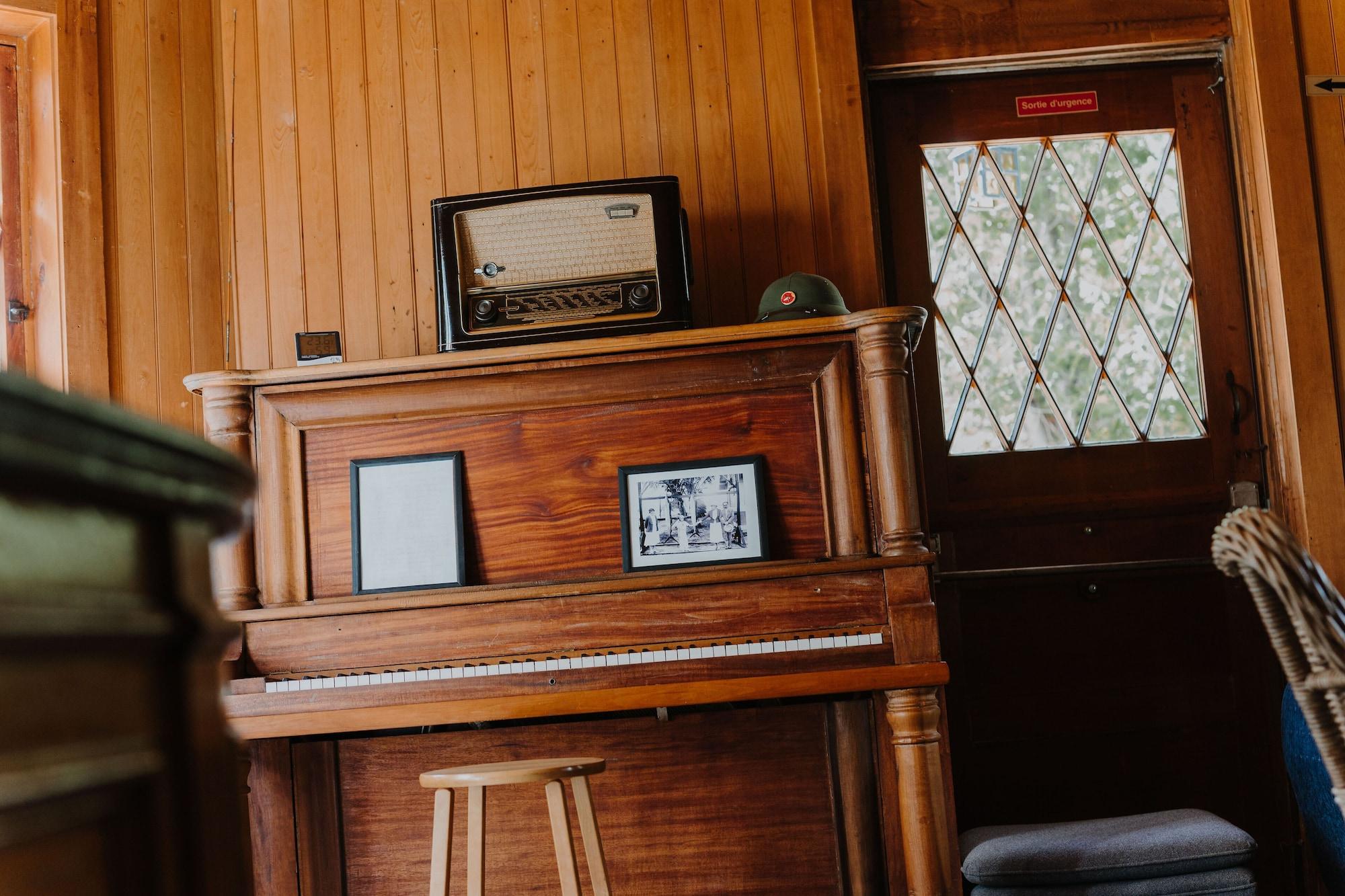 Bar/Salón Auberge Les Sources