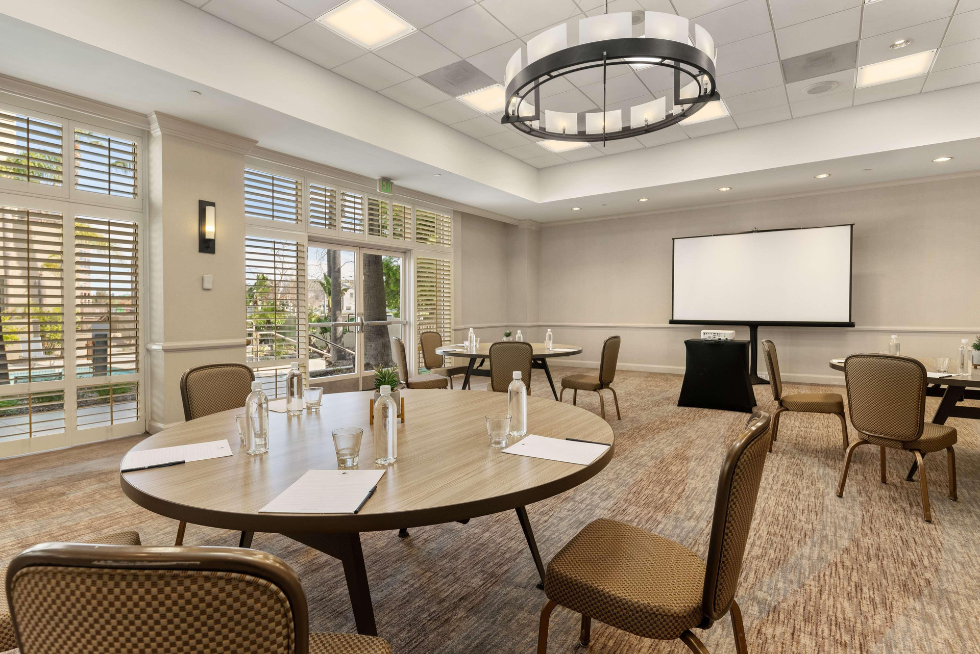 Vista Exterior DoubleTree by Hilton Hotel San Diego - Mission Valley