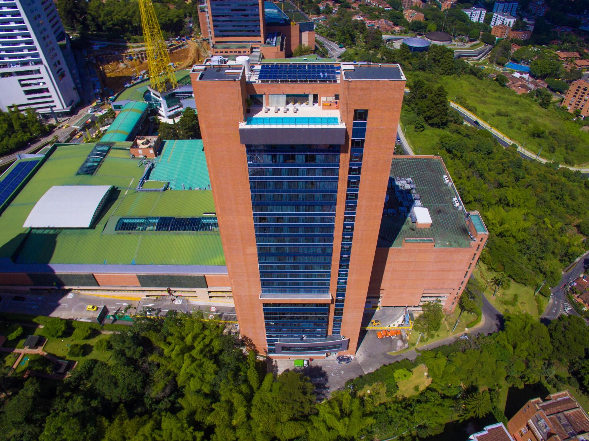 Vista Exterior Novotel Medellín El Tesoro