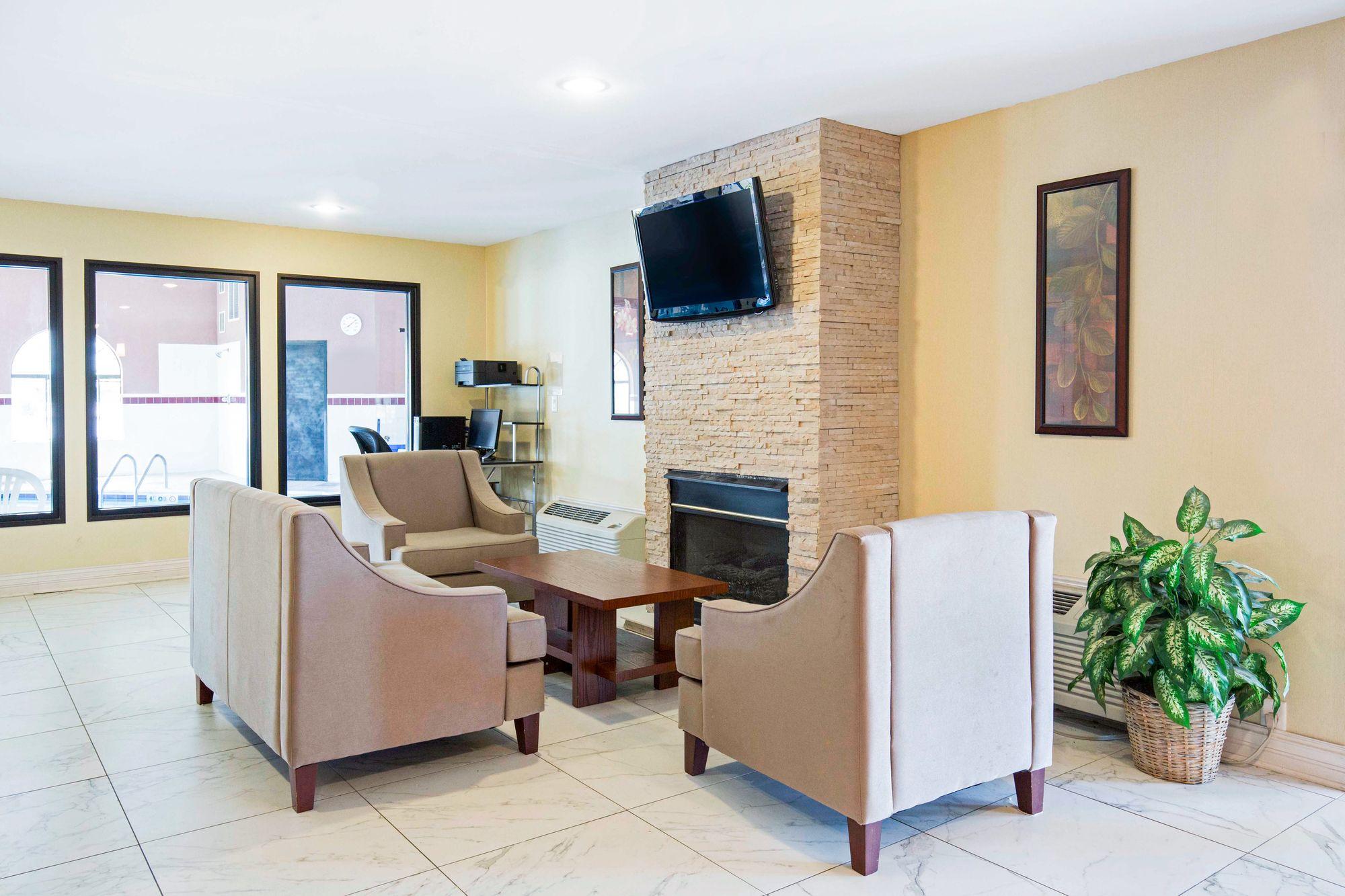Vista Lobby Quality Inn Monee I-57