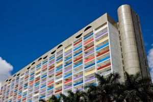 Alojamiento - St. Paul Plaza Hotel