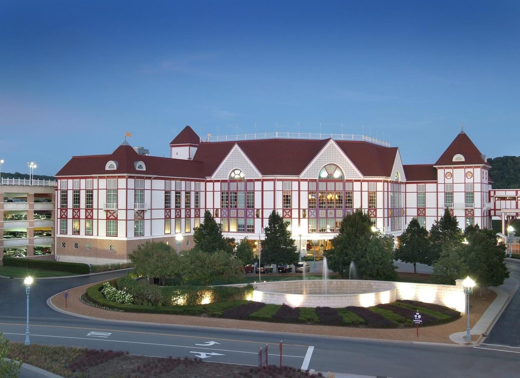 Vista Exterior Hollywood Casino & Hotel