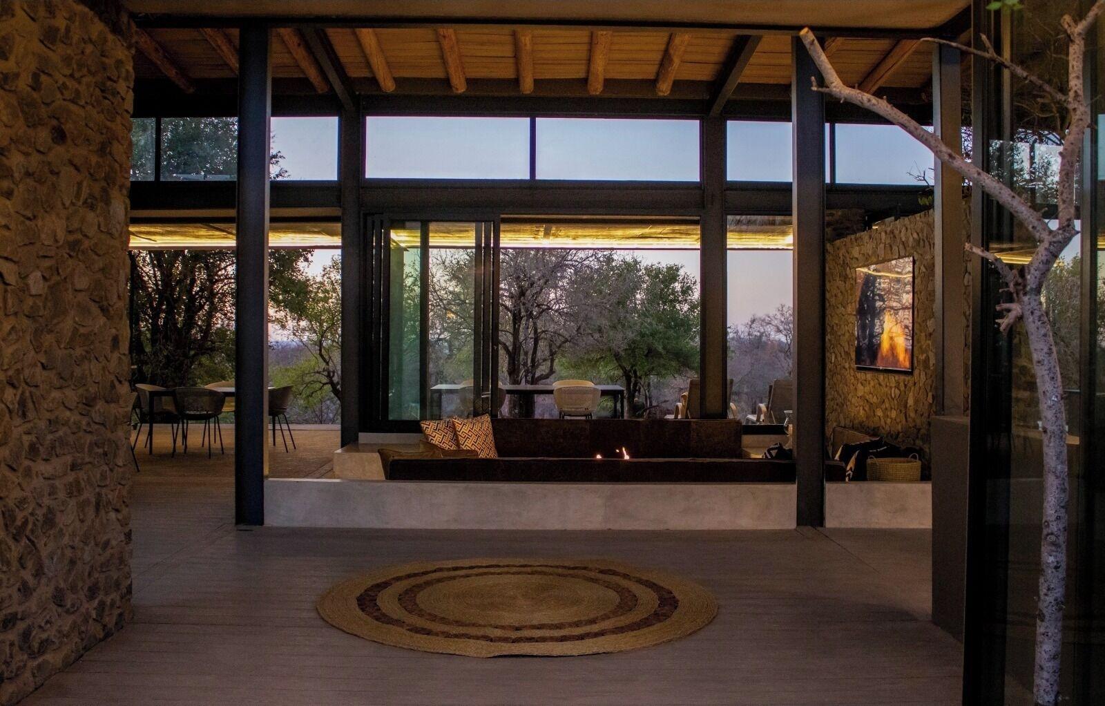 Vista Lobby Umoya Safari Lodge