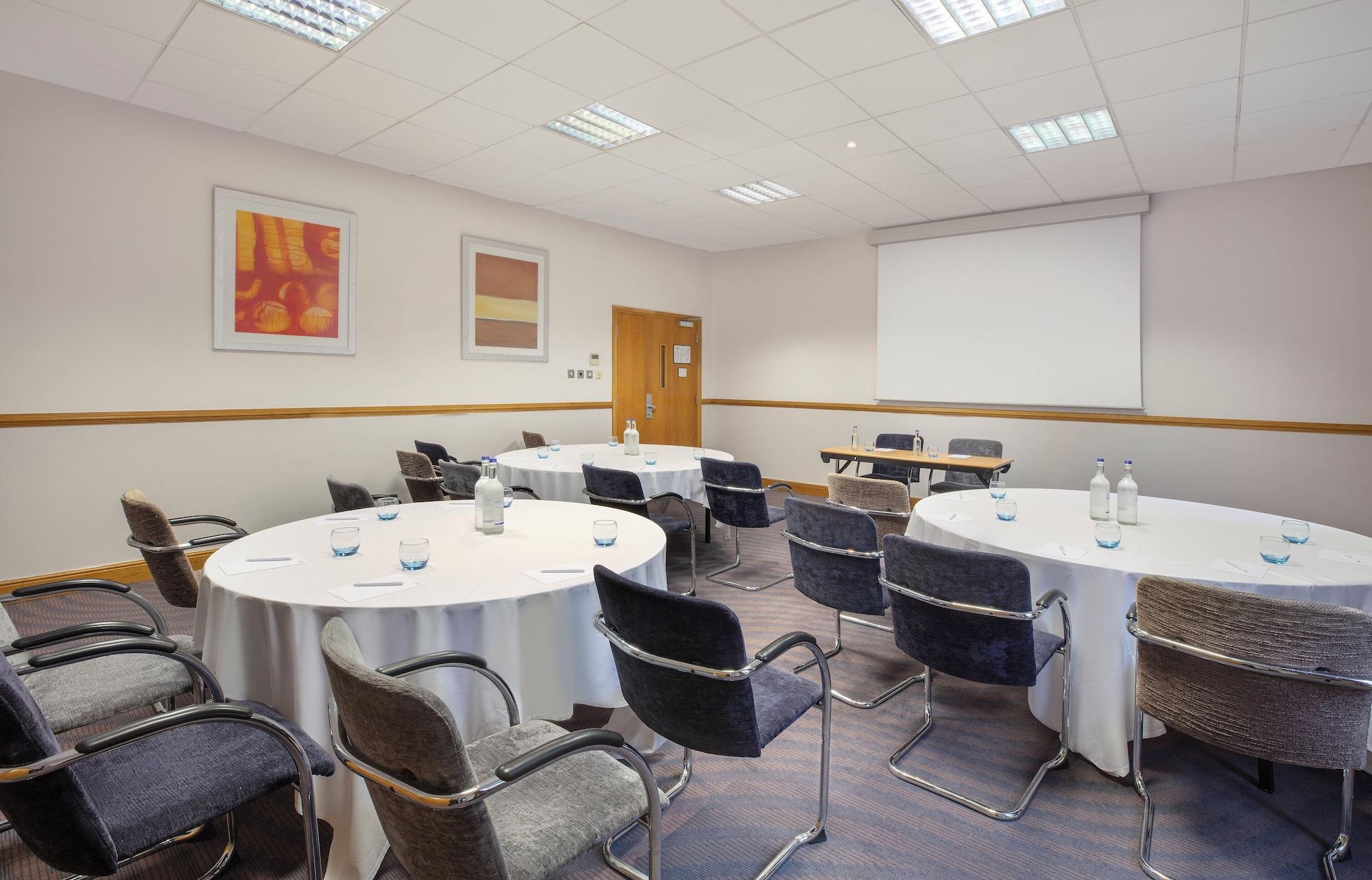 Sala de Reuniones Leonardo Hotel London Croydon