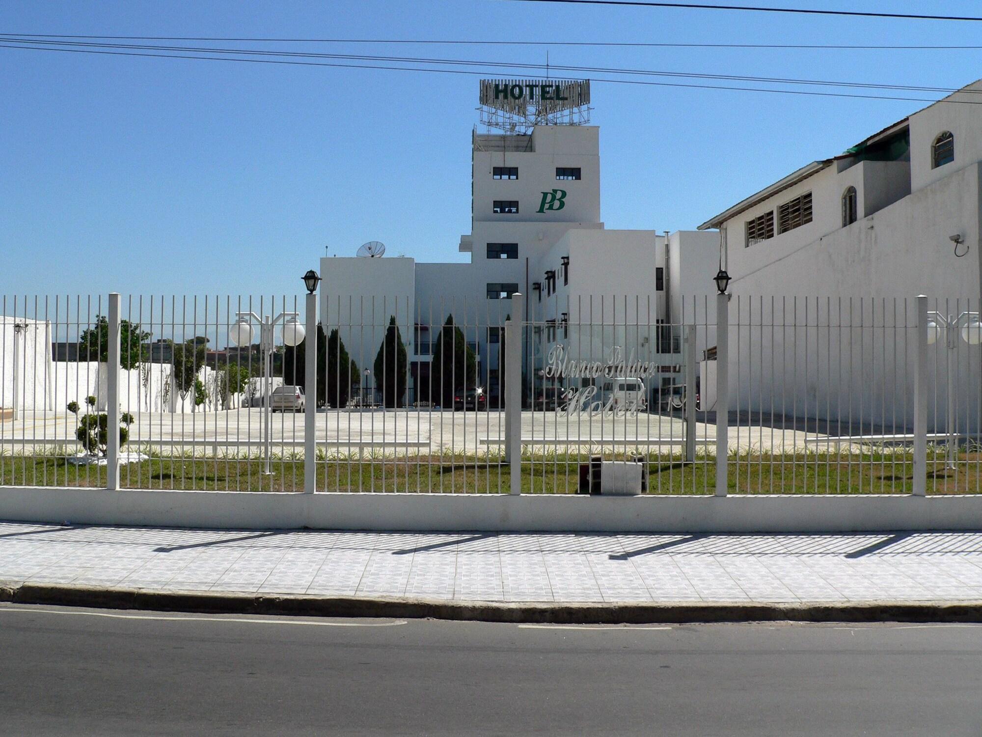 Vista Exterior Blanco Palace Hotel