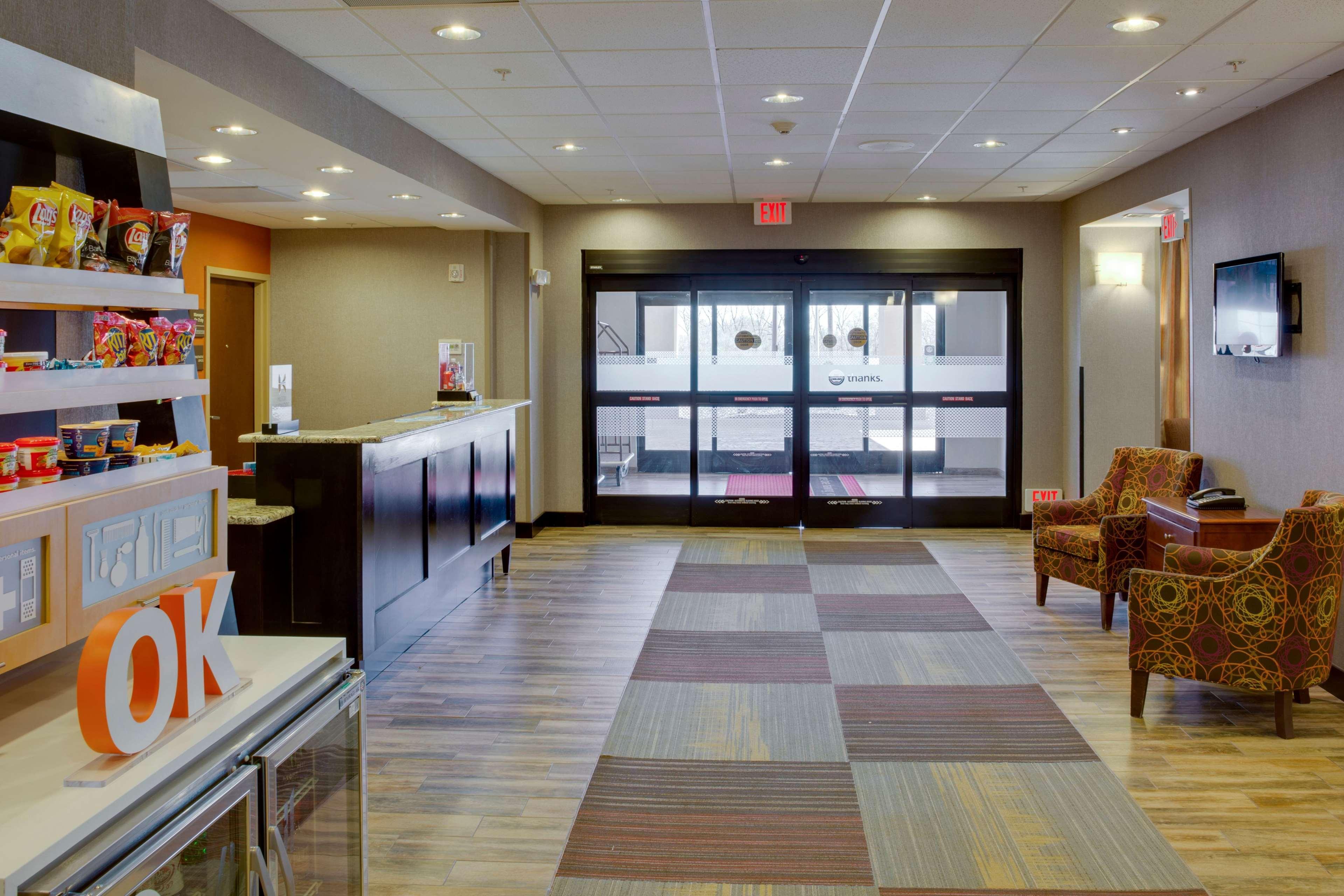 Vista Lobby Hampton Inn Chickasha