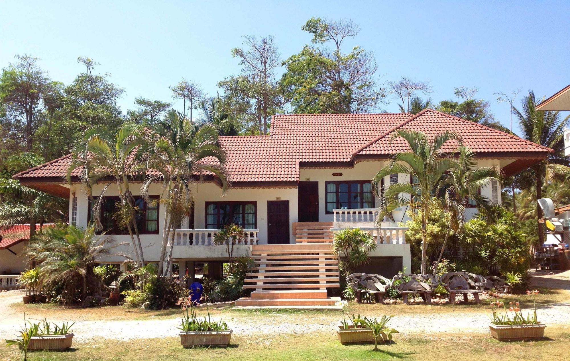 Vista Exterior Bansaithong Beach Resort