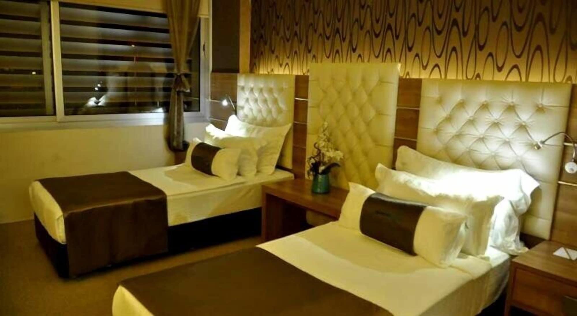 Varios Orty Airport Hotel