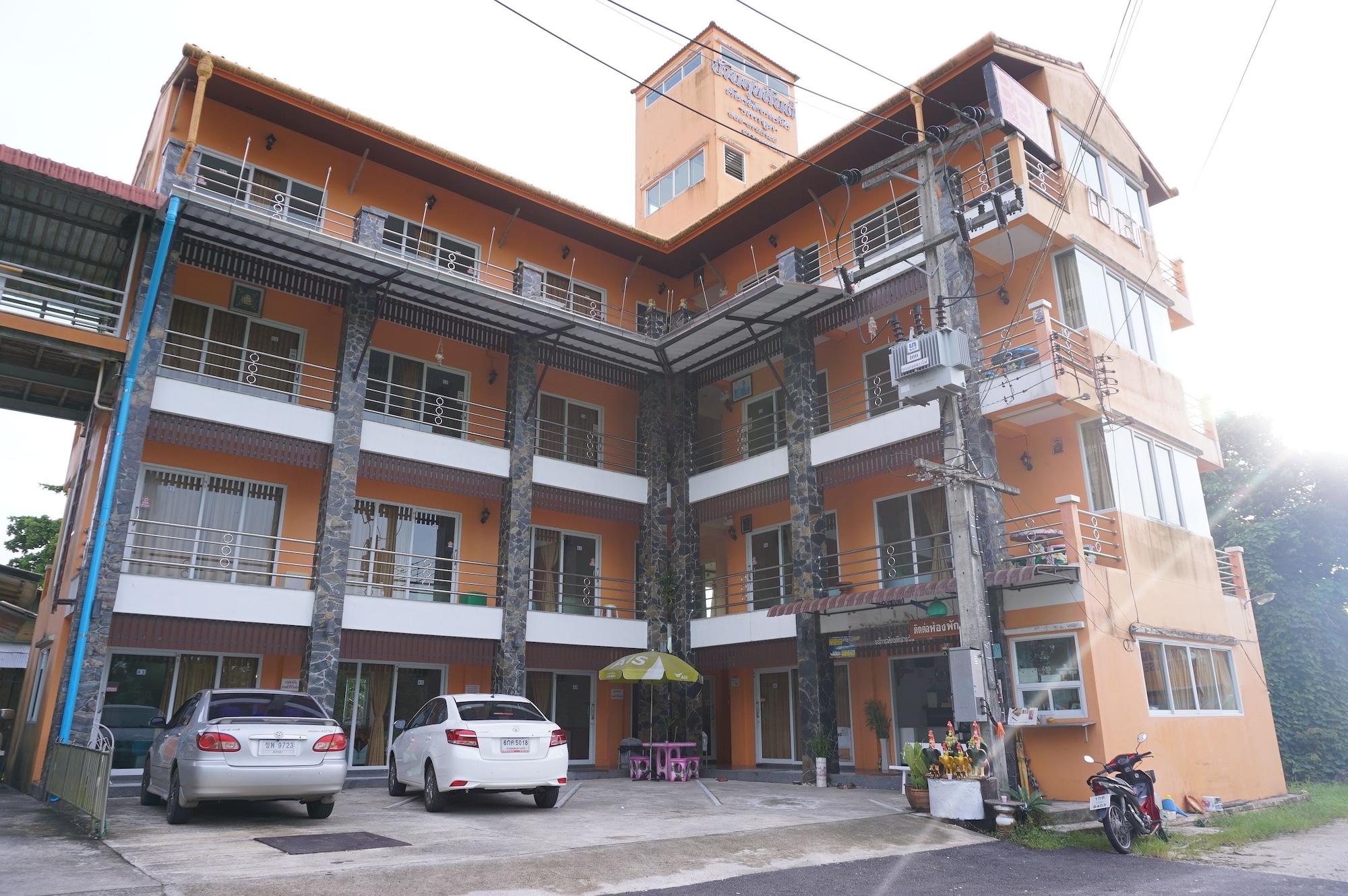Varios B and B Hotel