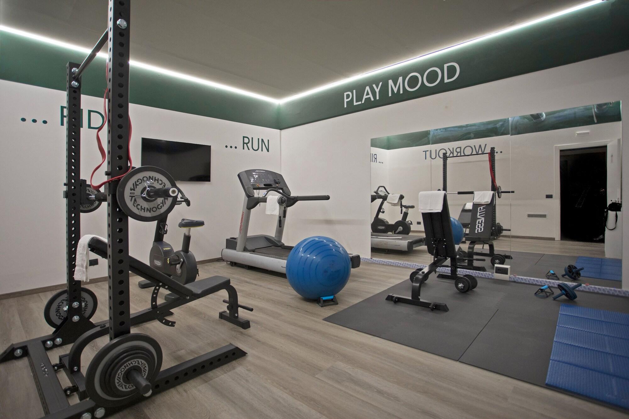 Gimnasio Moody smart & comfy Hotel