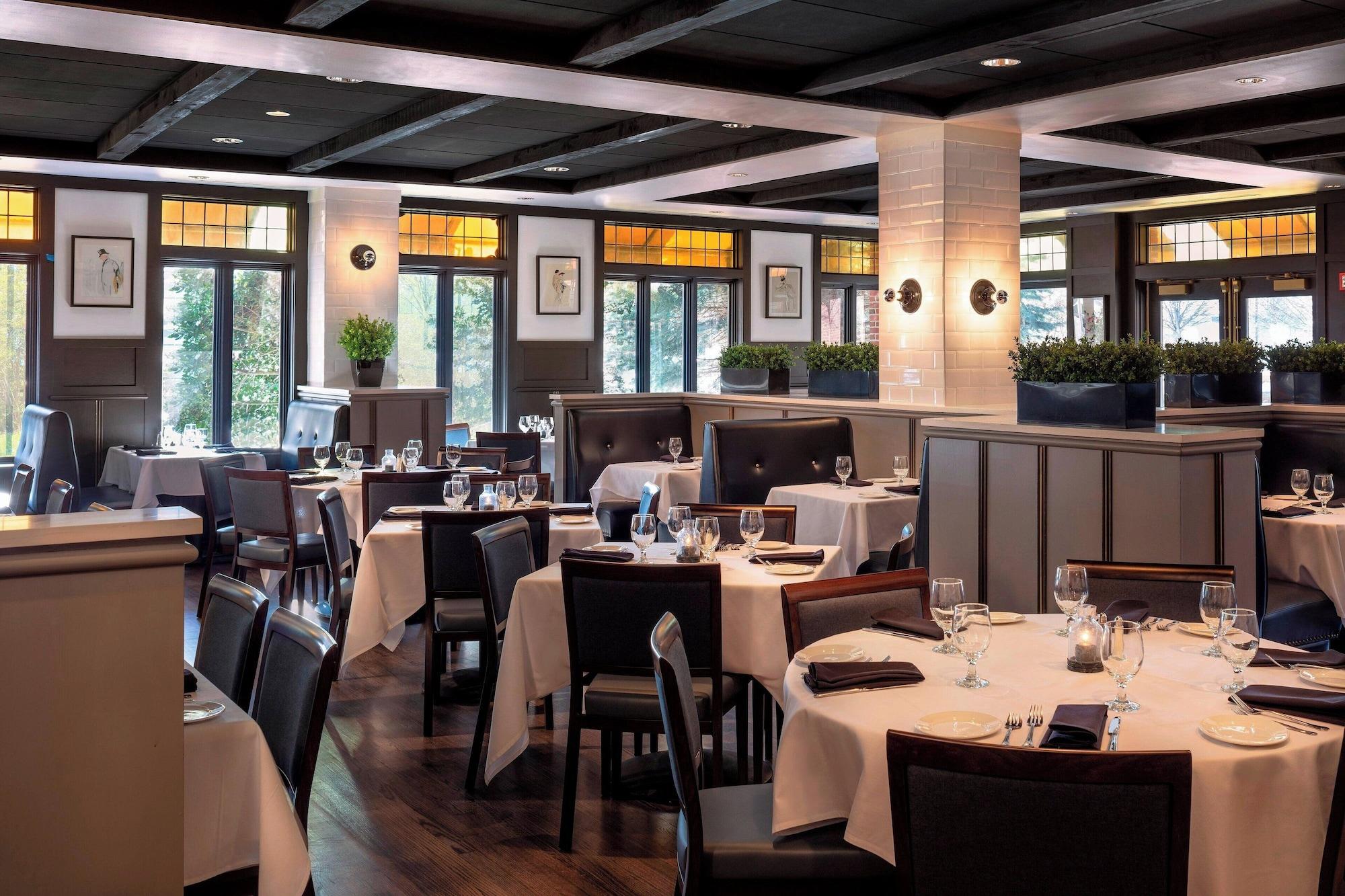 Restaurant Four Points By Sheraton Norwood