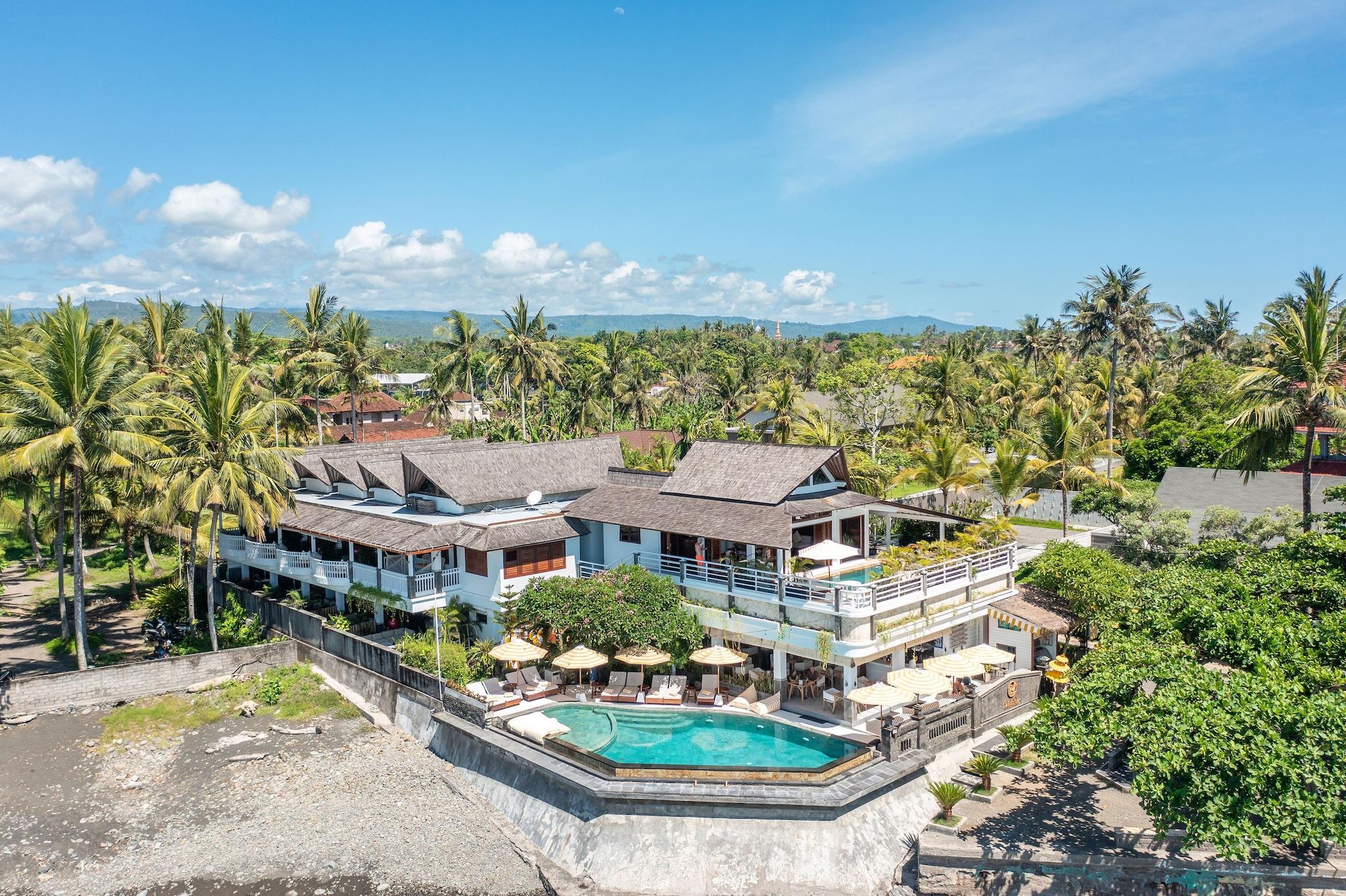 Vista Exterior Bombora Medewi