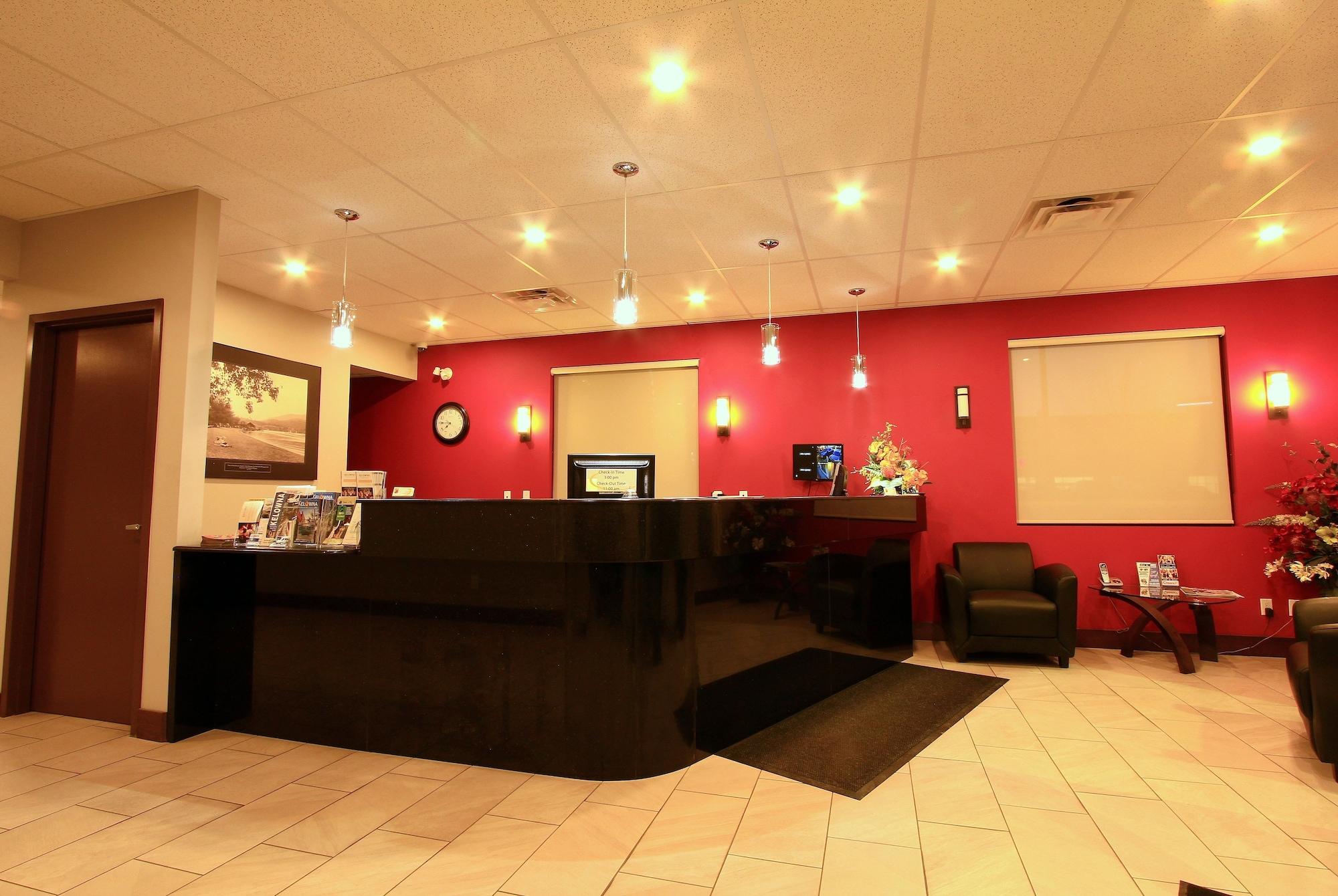 Vista Lobby Super 8 by Wyndham Kelowna BC