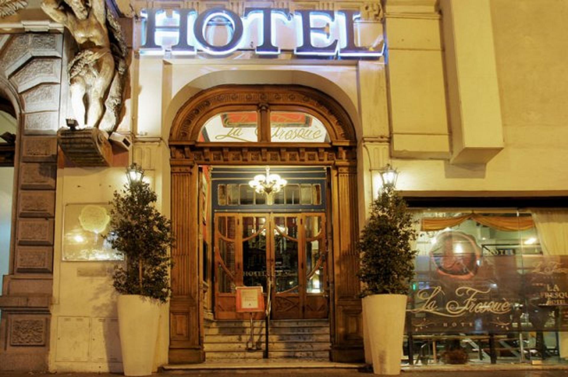 Vista Exterior La Fresque Hotel
