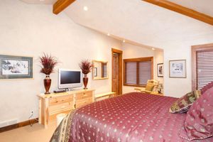 Alquiler Vacacional - Spacious 4500Sq/Ft - 5 Bed 5.5 Bath - Theater - Ski, Shop, Dine Within Steps!