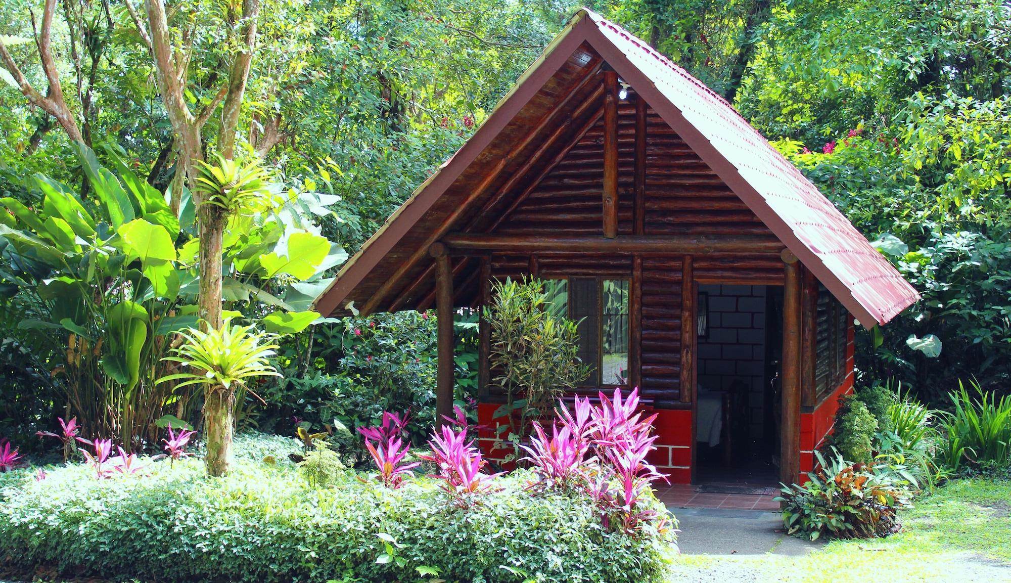 Varios Arenal Oasis