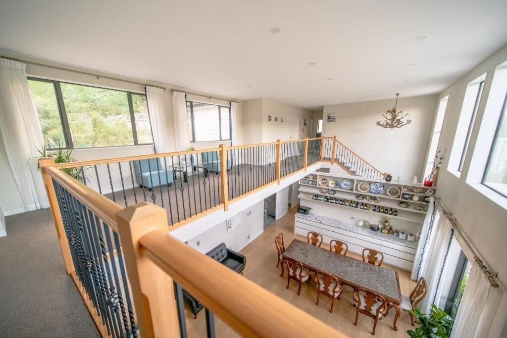 Vista Lobby Alpaca Manor