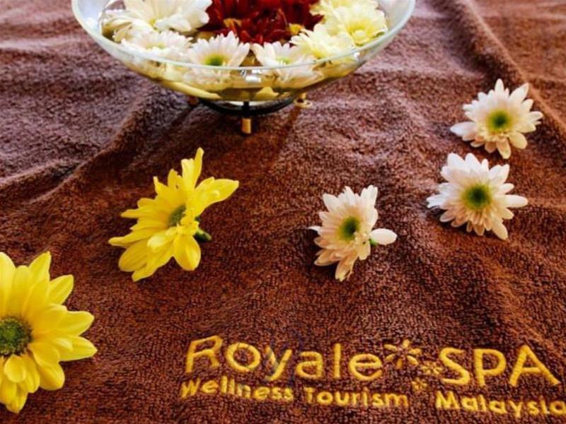 Instalaciones Recreativas Royale Chulan The Curve
