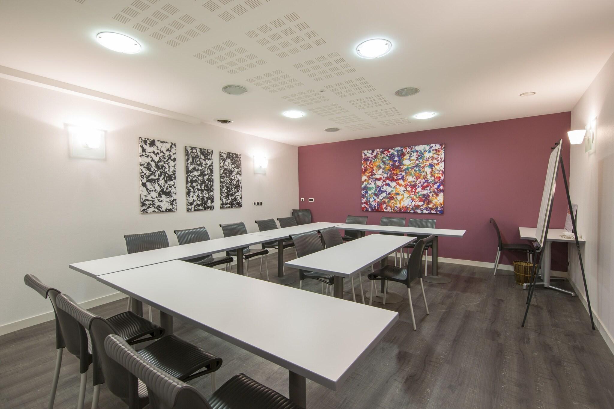 Centro de Negocios Hotel des Lices