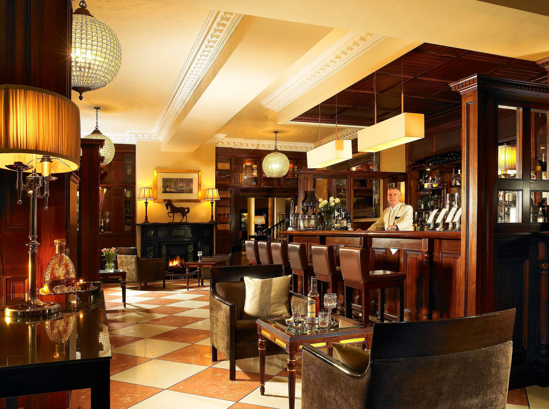 Bar/Salón Hayfield Manor