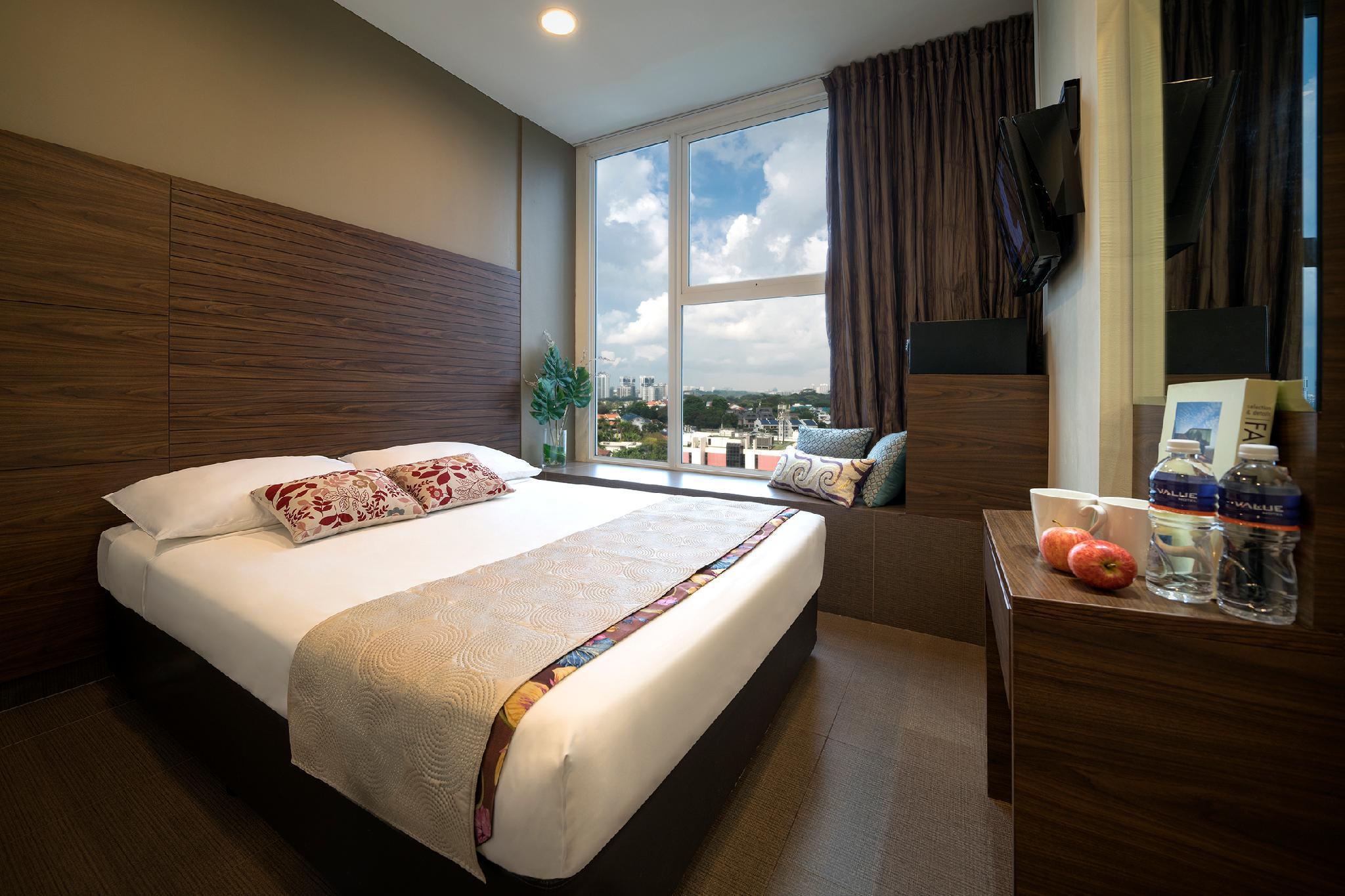 Vista Exterior Value Hotel Thomson
