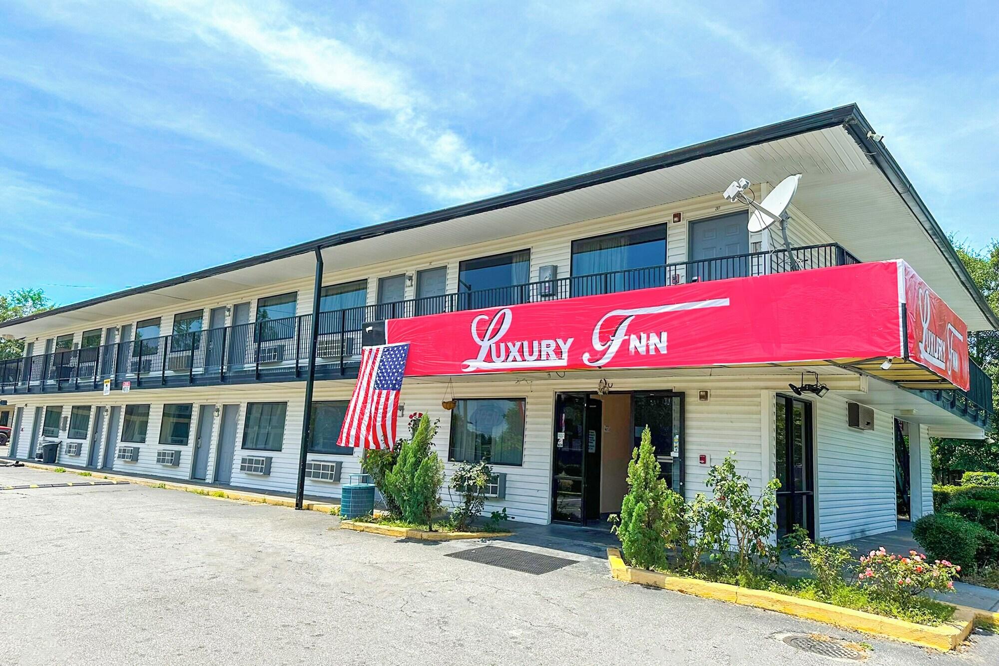 Varios Luxury Inn by OYO Albany