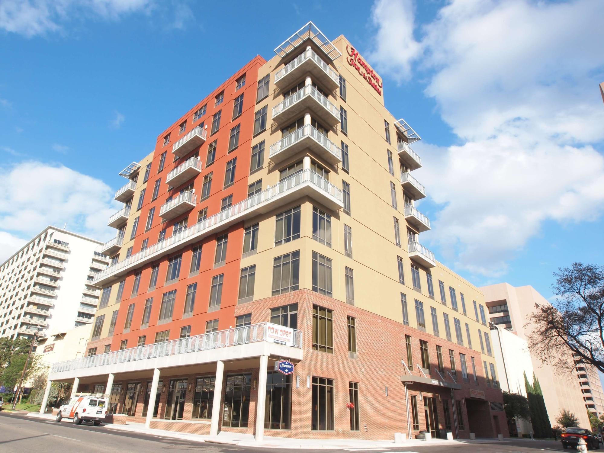 Vista Exterior Hampton Inn & Suites Austin @ The University / Capitol