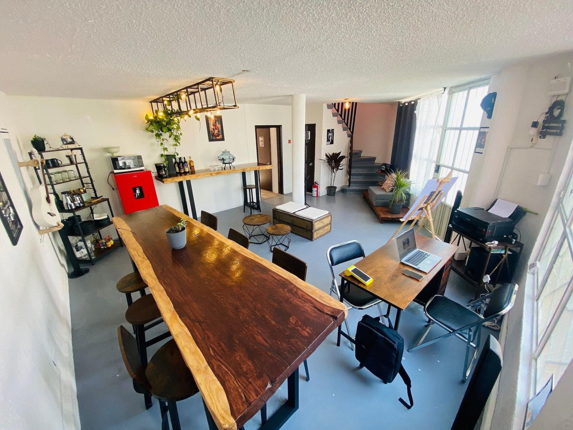 Restaurant Music Guest House