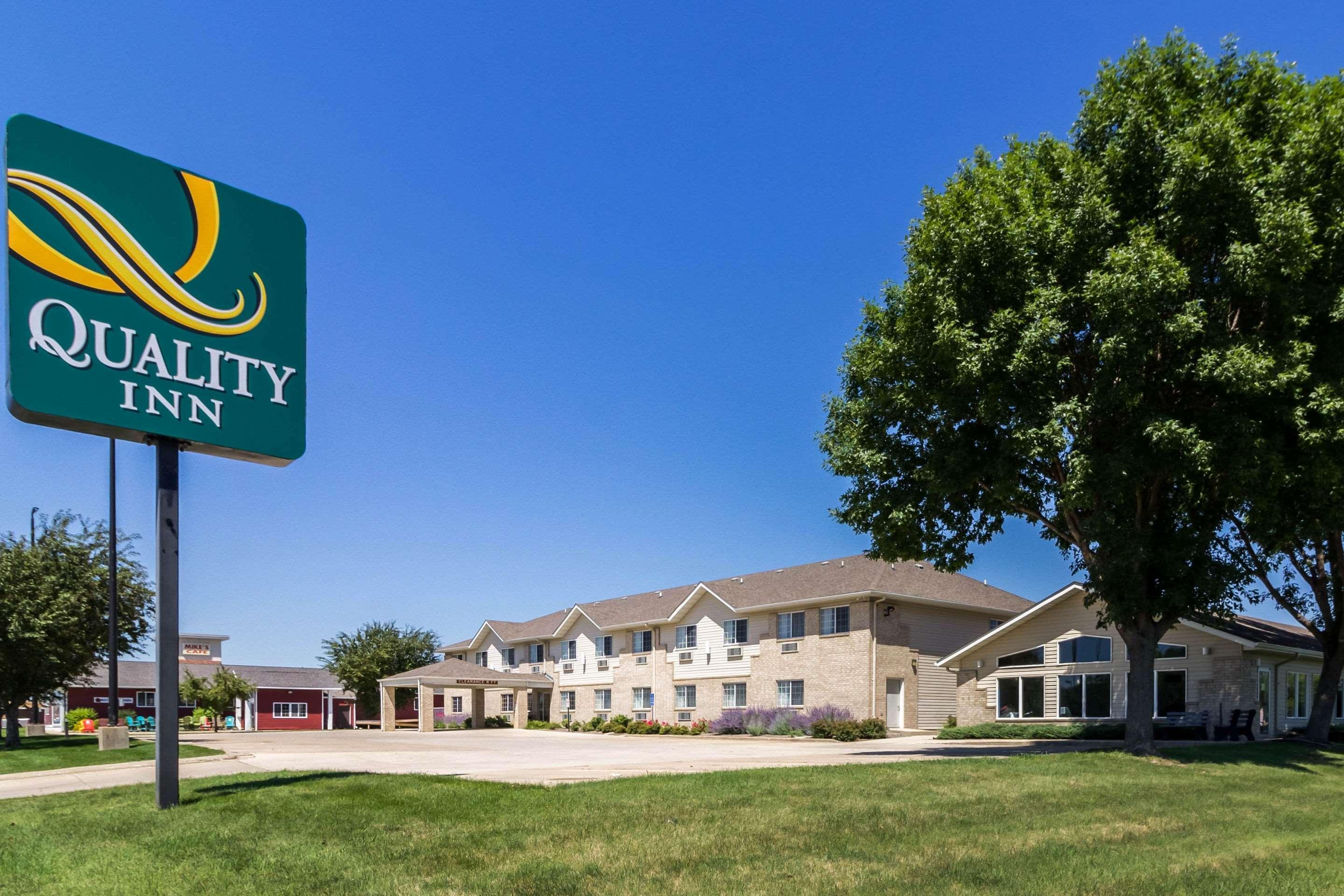 Varios Quality Inn Marshall MN near University