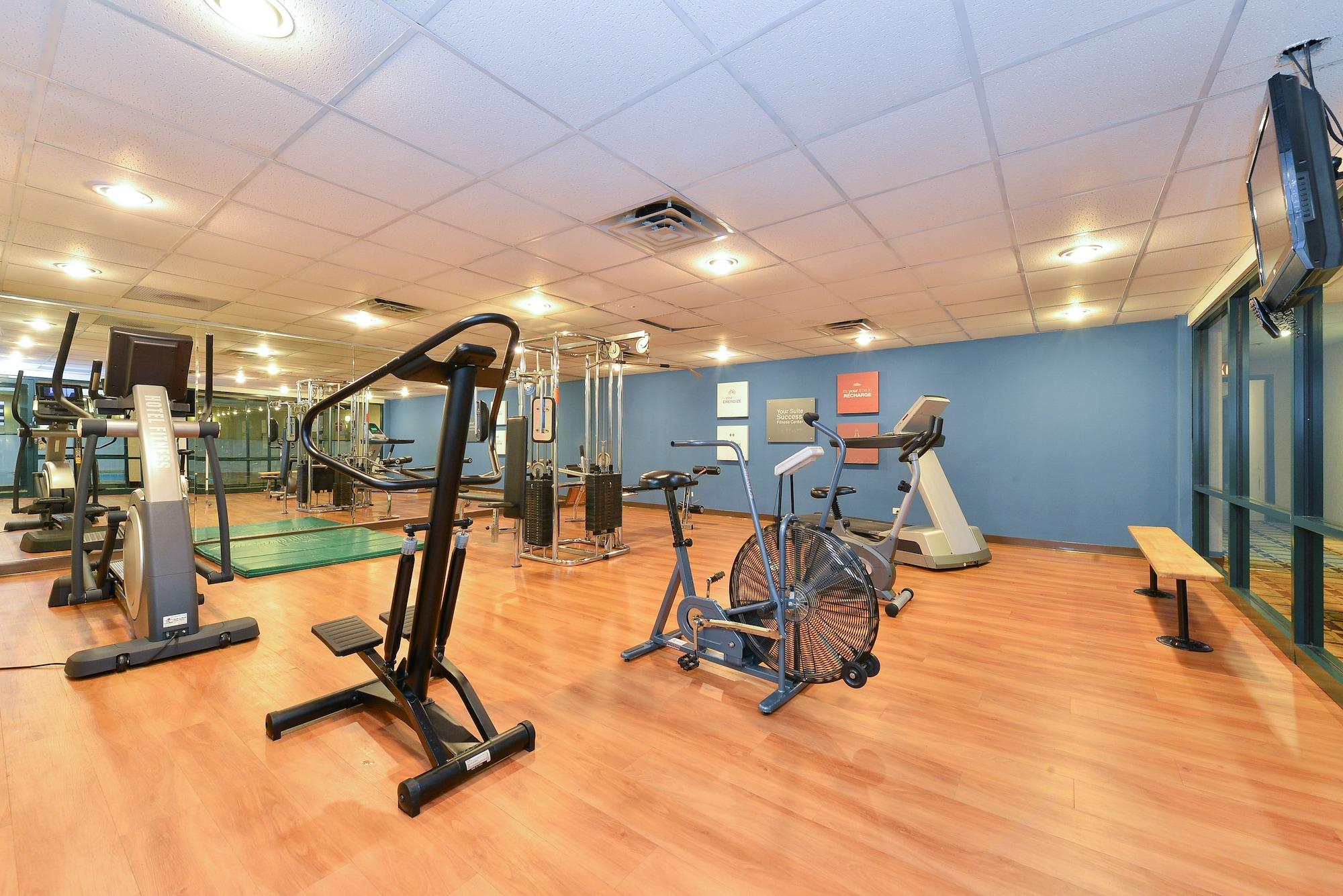 Gimnasio Comfort Suites Oakbrook Terrace near Oakbrook Center