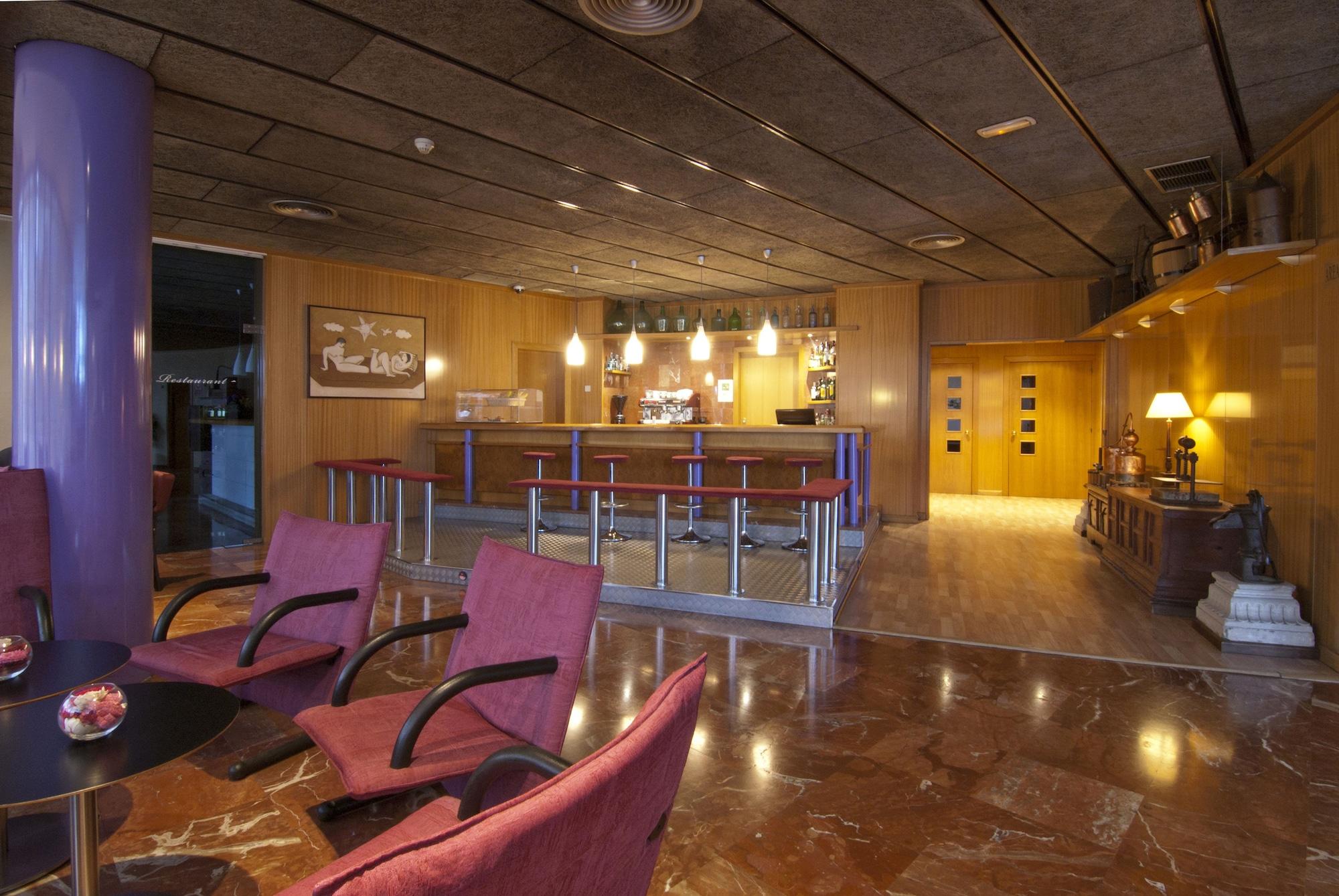 Bar/Salón Hotel Domo