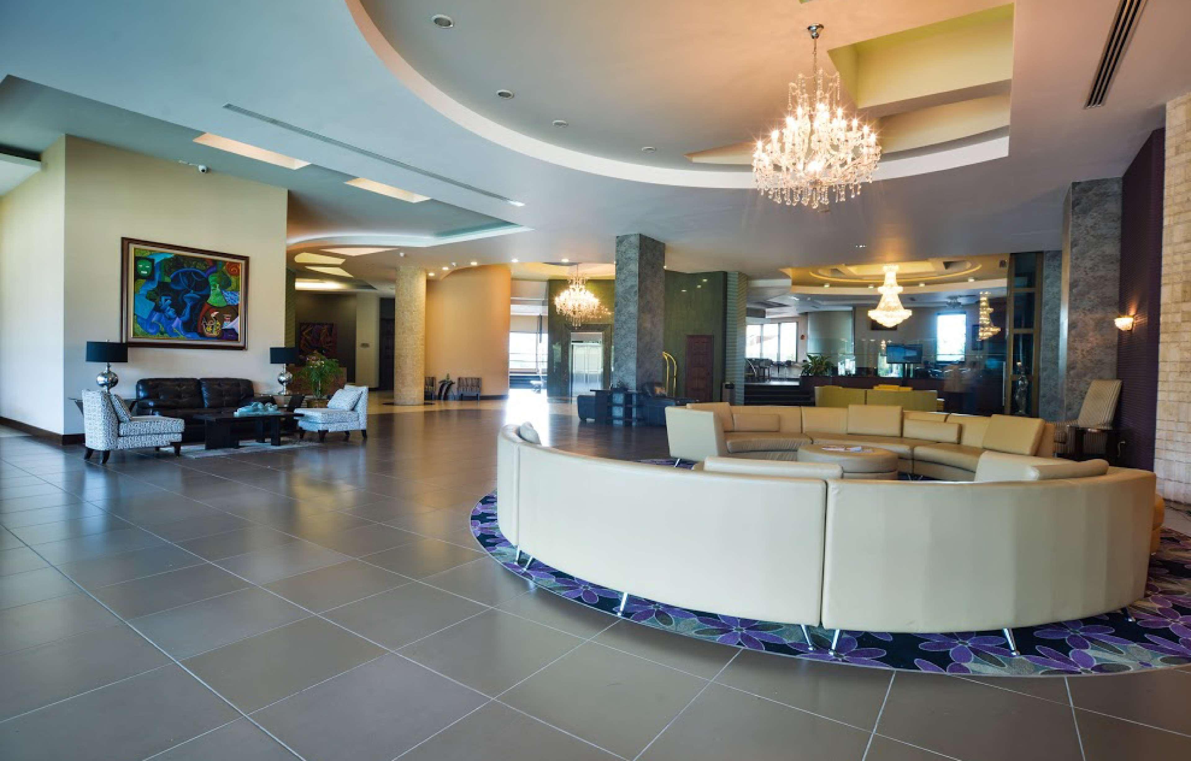 Vista Lobby Hotel Plaza Juan Carlos