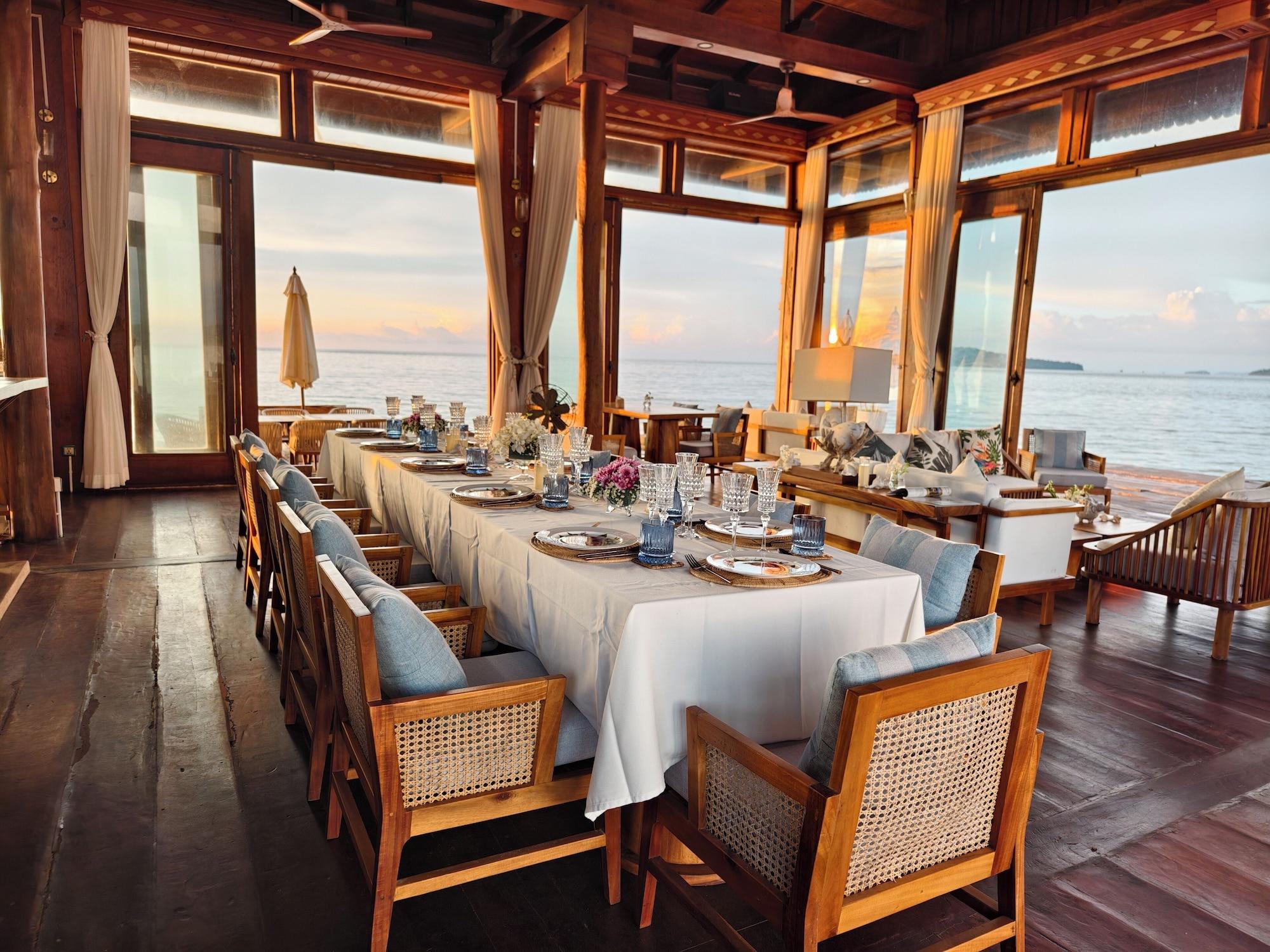 Restaurant Full Moon Private Island