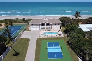 Alquiler Vacacional - All Private Oceanfront Estate • Pickleball court • Pool-Spa • Golden Sands Pearl