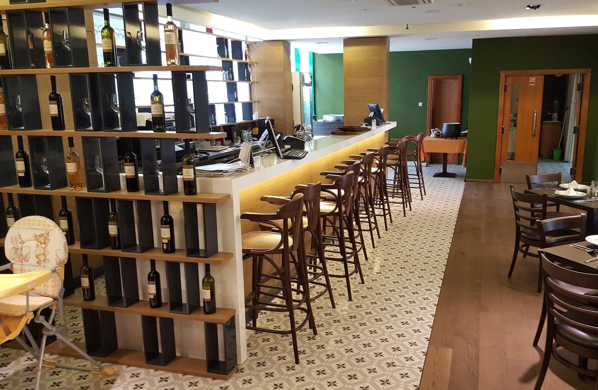 Bar/Salón Hotel Spectrum