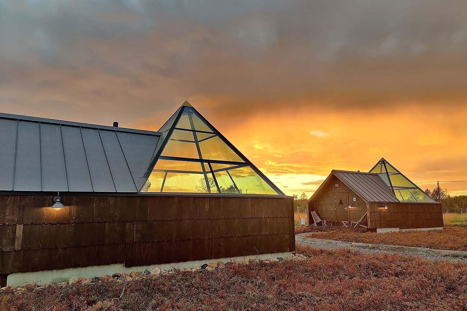Vista Exterior Aurora Pyramid Glass Igloos