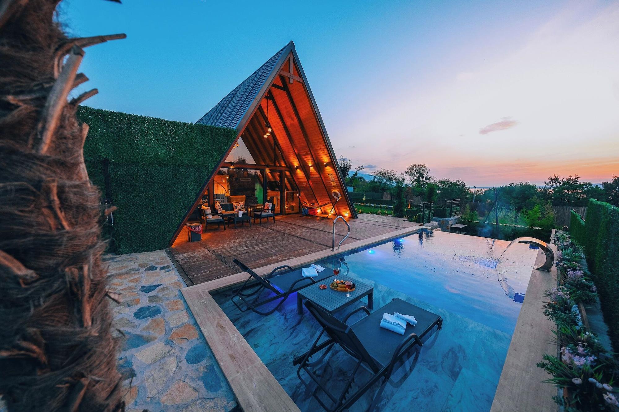 Varios Boz Bungalov
