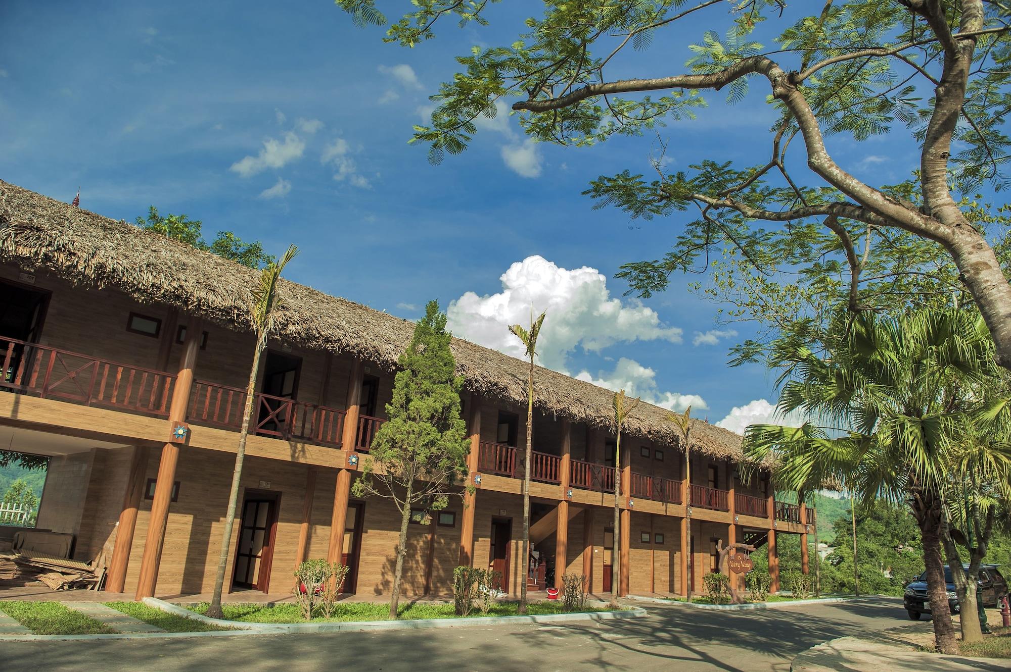 Vista Exterior Hoa Binh Hotel