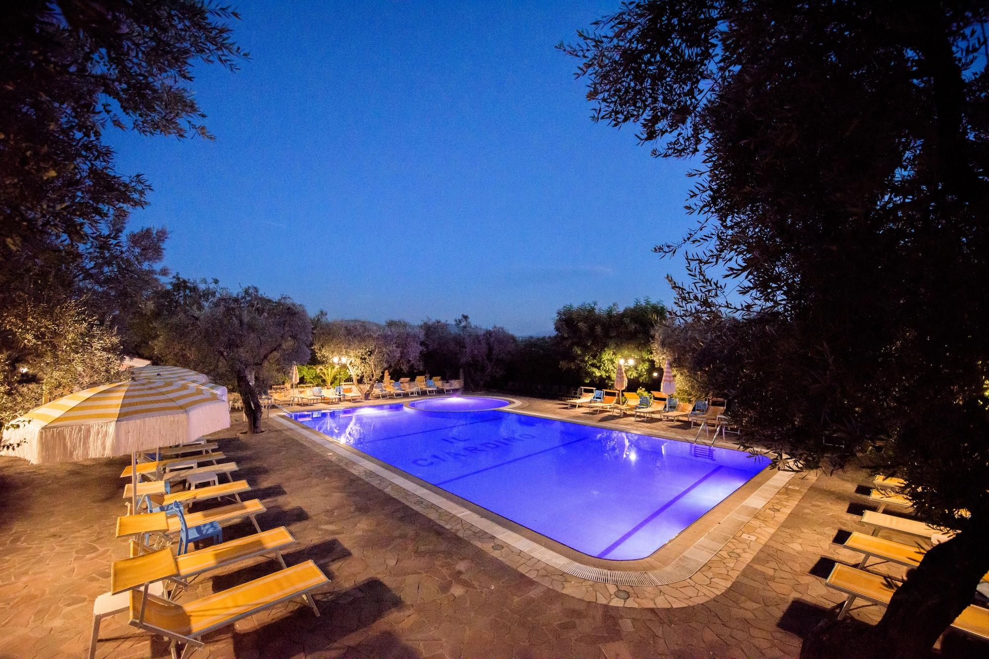 Vista Piscina Albergo Il Giardino