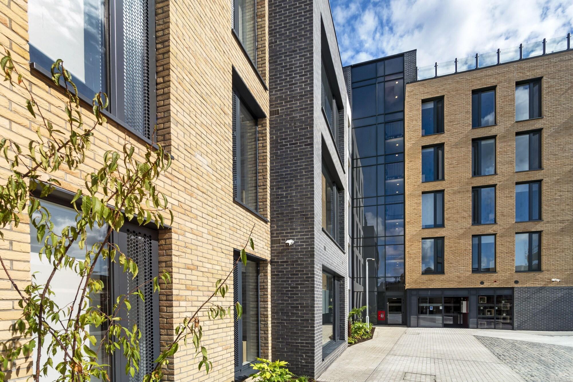 Varios Stoneybatter Place Summer Accommodation