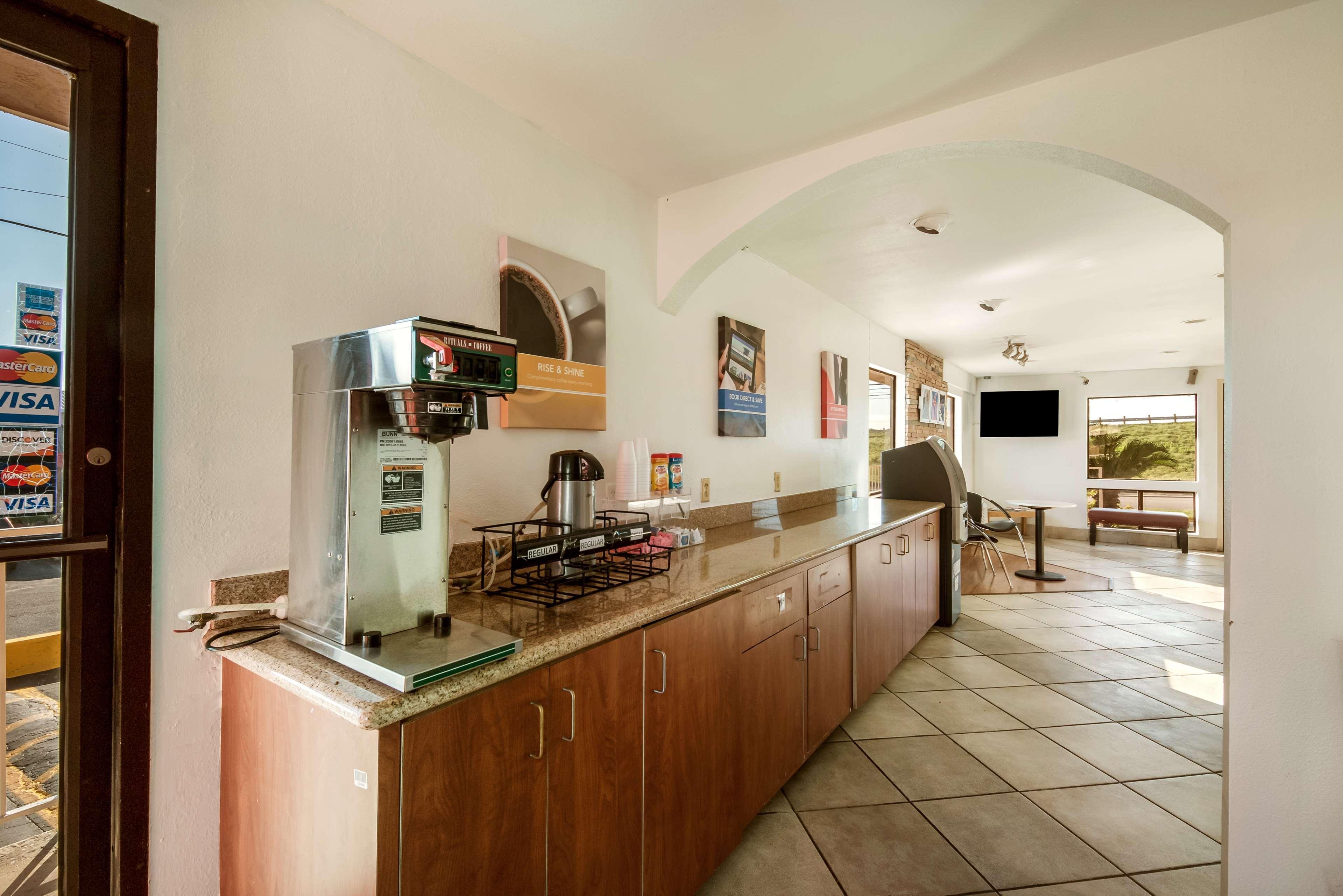 Restaurant Travelodge by Wyndham San Antonio Lackland AFB North