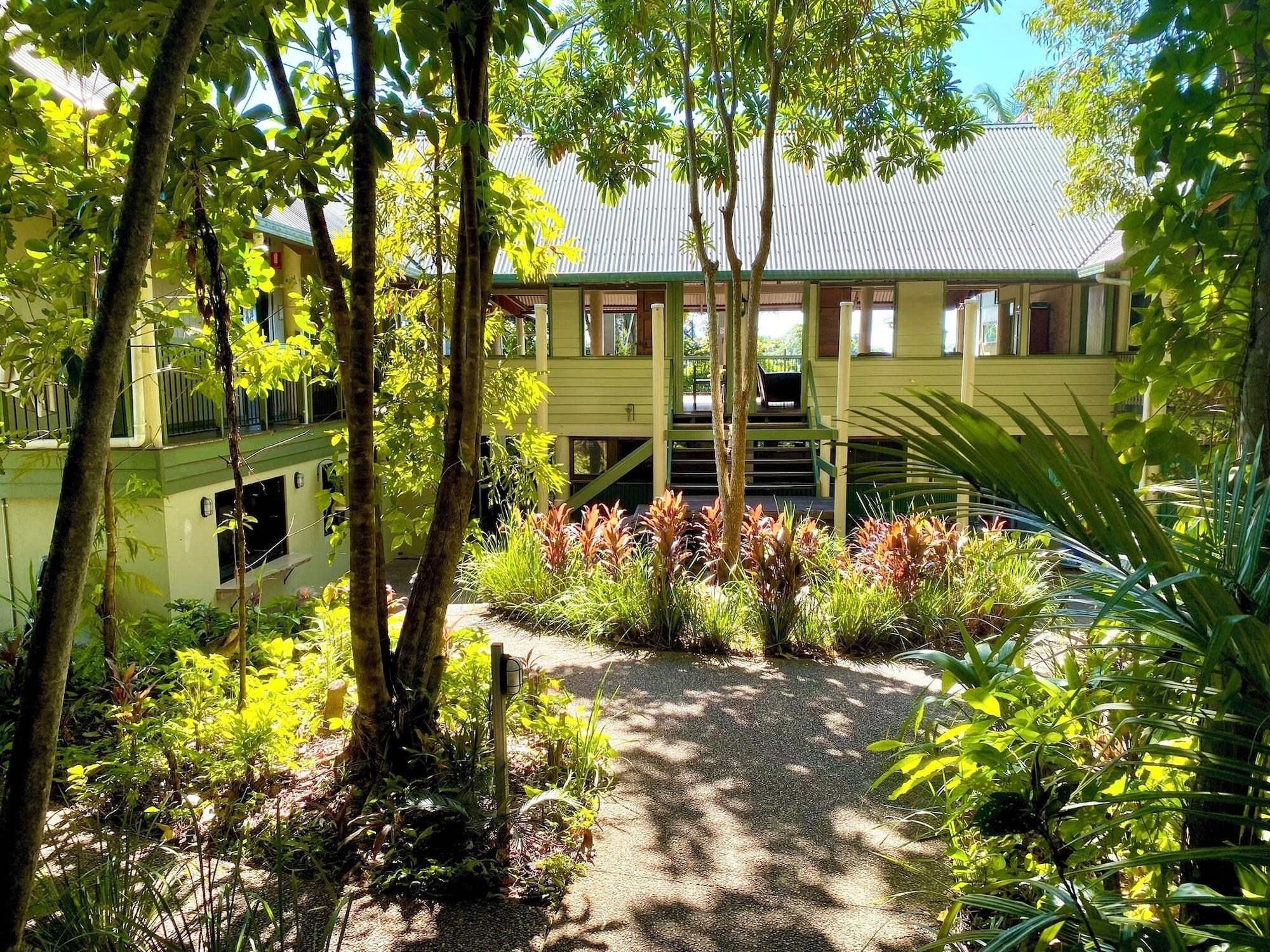Vista Exterior Jackaroo Treehouse Mission Beach - Hostel