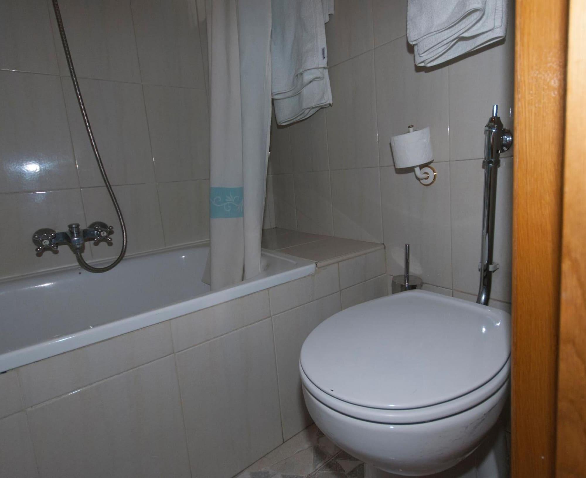 Equipamiento de Habitación Hostal Goyma II