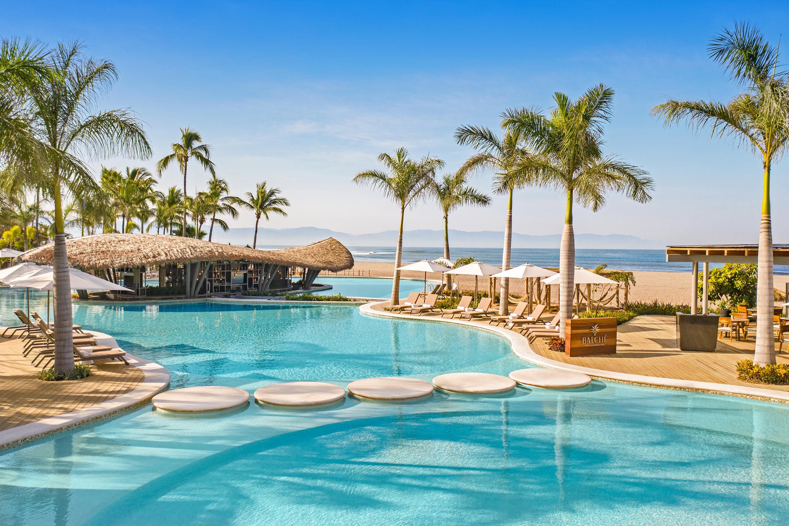 Vista Piscina BON Park Hotel at VidantaWorld Nuevo Vallarta