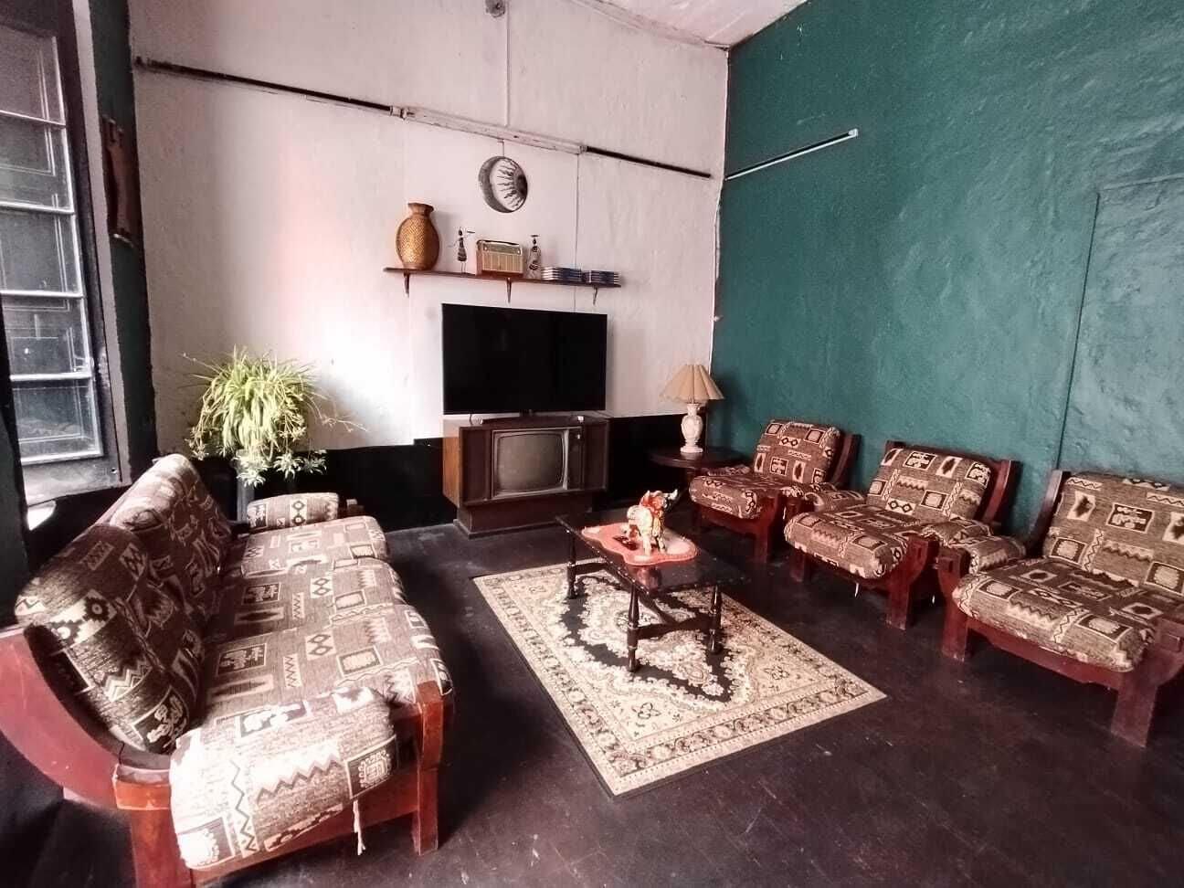 Vista Lobby Tusty House
