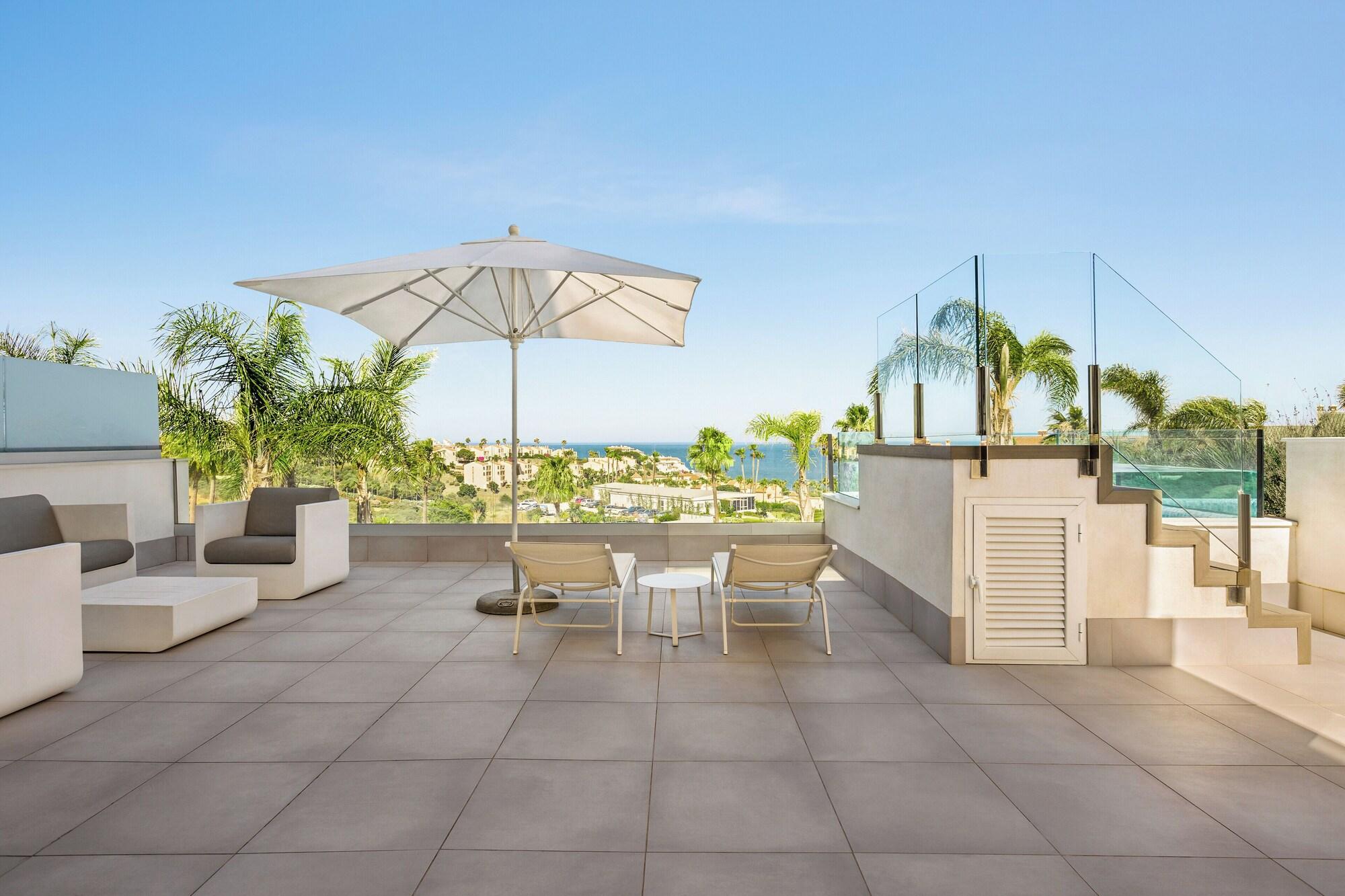 Equipamiento de Habitación Seaview Residence with pool