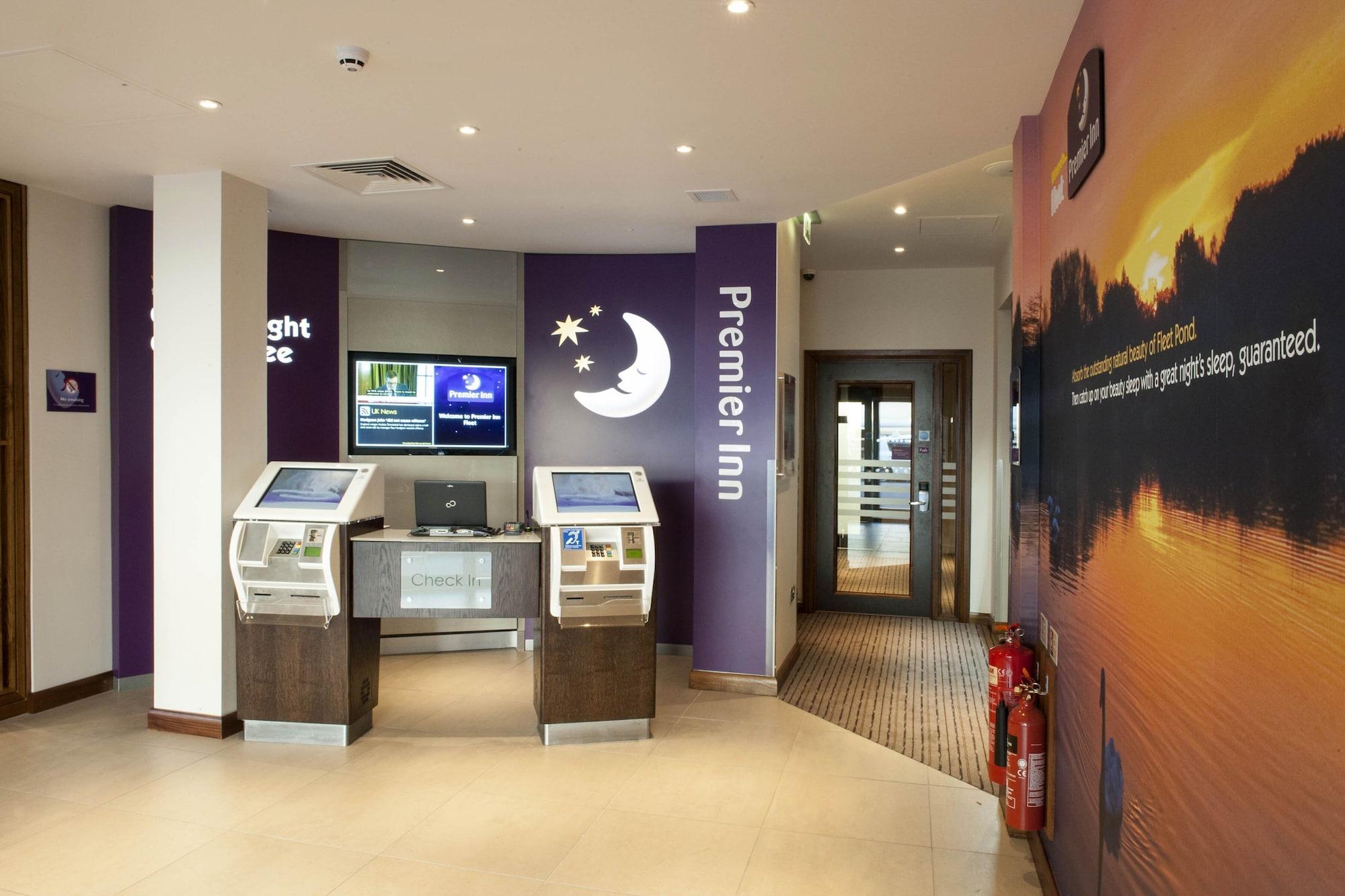 Vista Lobby Premier Inn Fleet