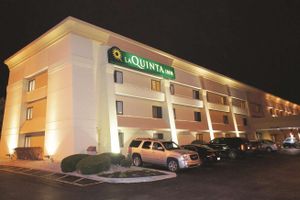 Alojamiento - La Quinta Inn by Wyndham Indianapolis Airport Executive Dr