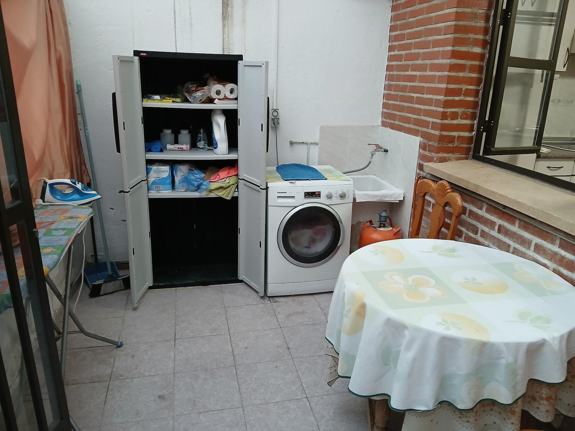 Comodidades del Alojamiento Room-private Double Room in Toledo