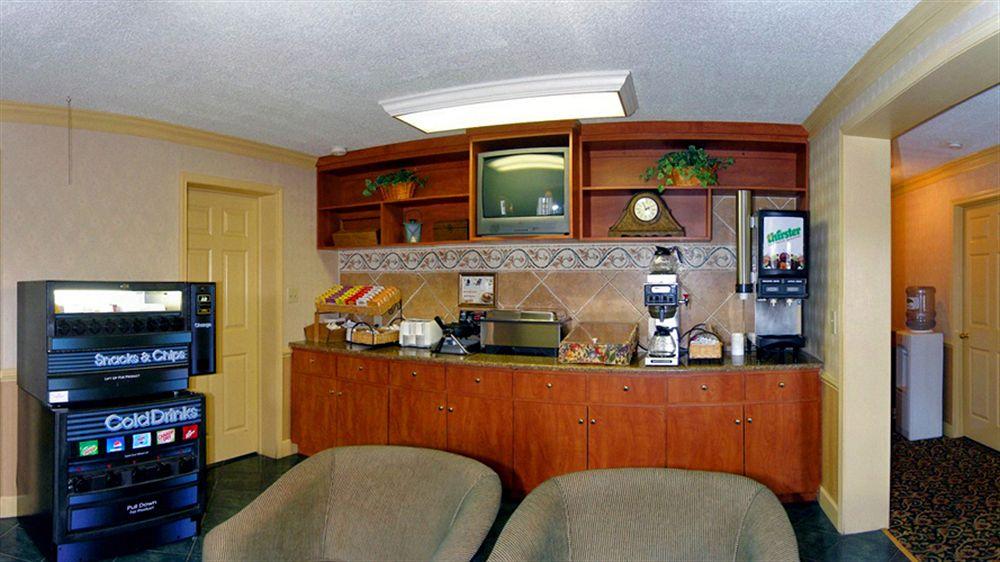 Restaurant Days Inn by Wyndham Manning